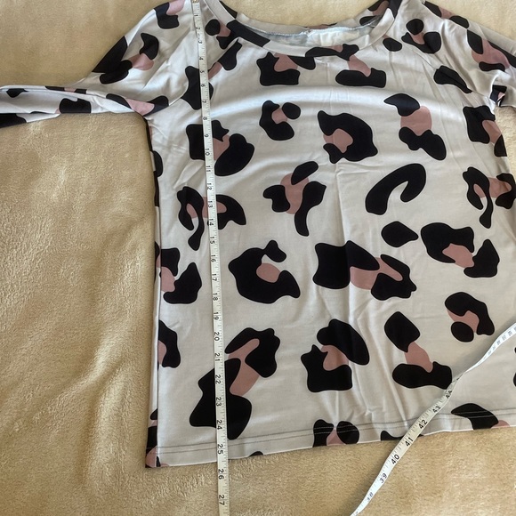Off the Shoulder Animal Print Lightweight Sweater - Size S & M - Picture 11 of 15